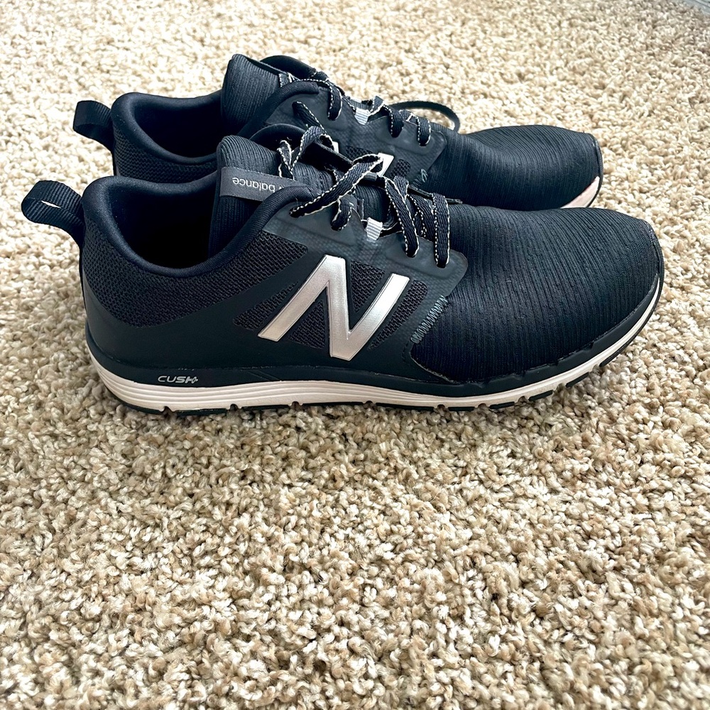 New Balance 577 cross-training sneaker - barely used! Size 7